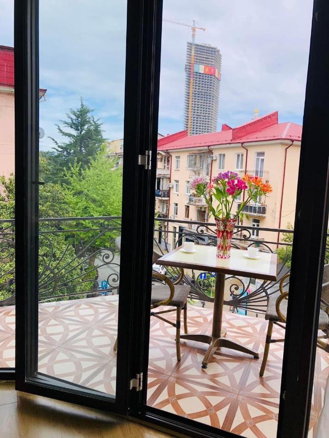 Eiffel Hotel บาทูมิ ภายนอก รูปภาพ