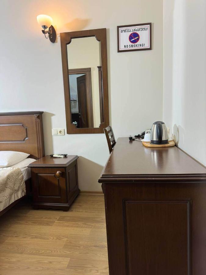 Eiffel Hotel บาทูมิ ภายนอก รูปภาพ