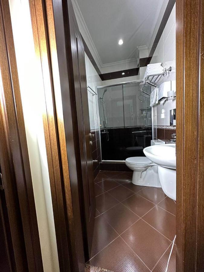 Eiffel Hotel บาทูมิ ภายนอก รูปภาพ